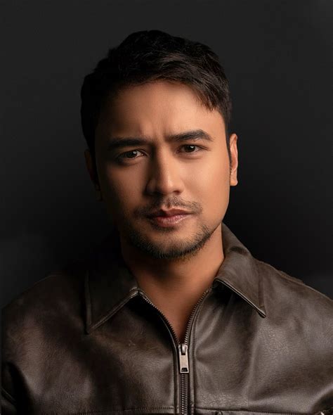 JM De Guzman (@1migueldeguzman) • Instagram photos and .